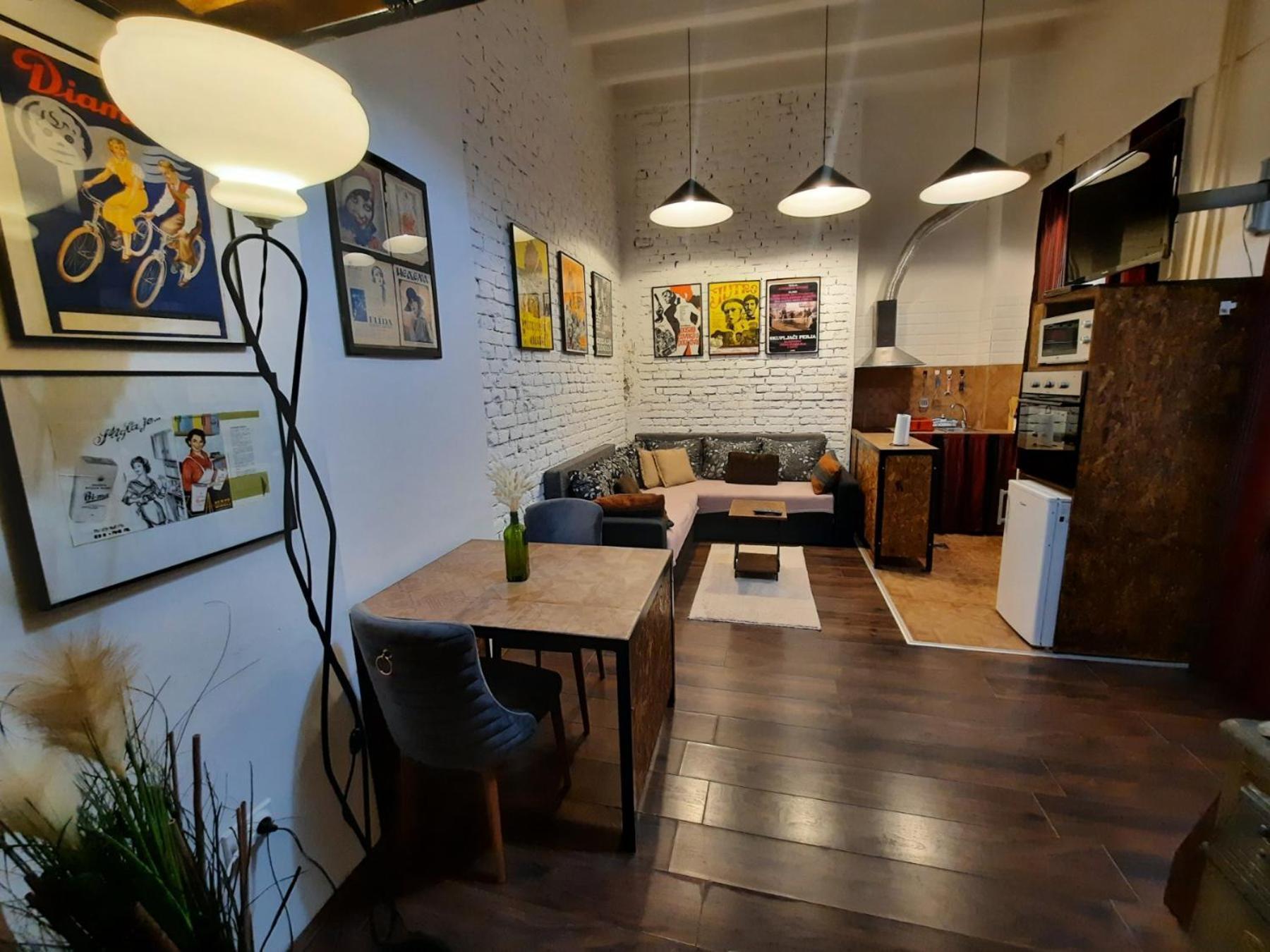 Authentic Belgrade Centre - Split Level Loft With Patio In Courtyard Apartman Kültér fotó