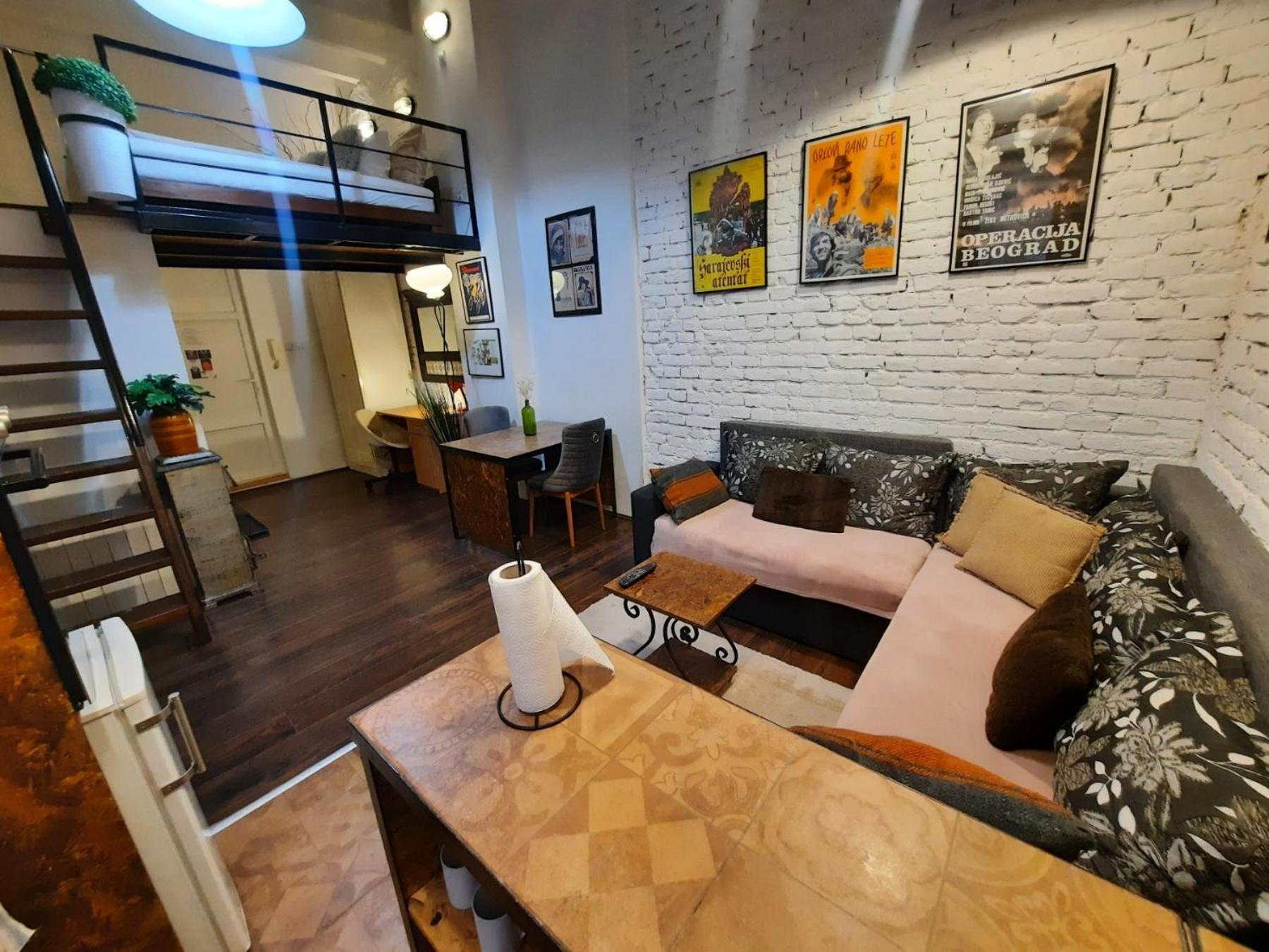 Authentic Belgrade Centre - Split Level Loft With Patio In Courtyard Apartman Kültér fotó